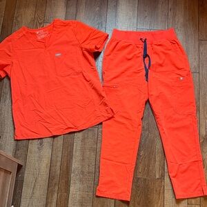 Bright coral figs Scrub Set